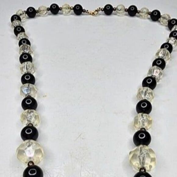 Vintage Clear & Black Acrylic Graduated Faceted Cut Beaded Necklace 24"L - Picture 2 of 2